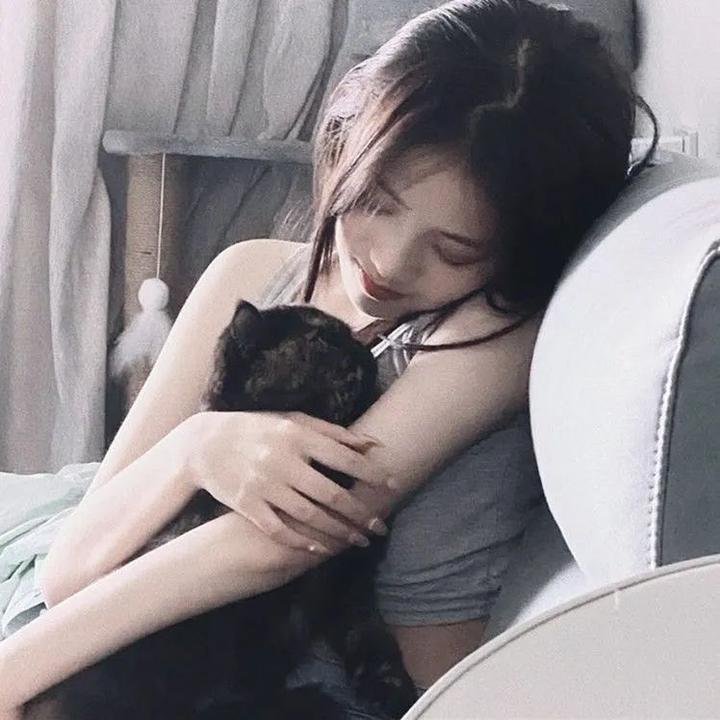 戛纳机密第一季